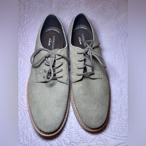 Clarks Men's Light Gray Suede Oxfords